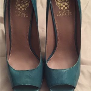 Green Vince Camuto. Size 8.5 shoe